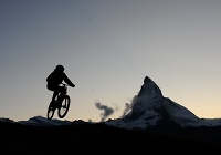 foggy-guide-riding