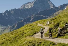 tour du mont fort